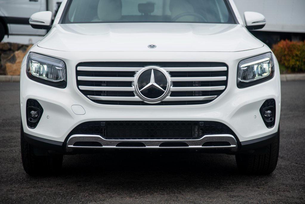 used 2025 Mercedes-Benz GLB 250 car, priced at $44,996