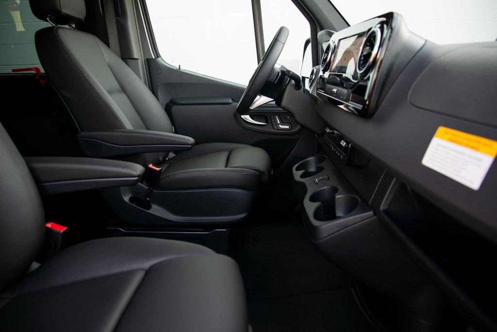 new 2025 Mercedes-Benz Sprinter 2500 car, priced at $85,078