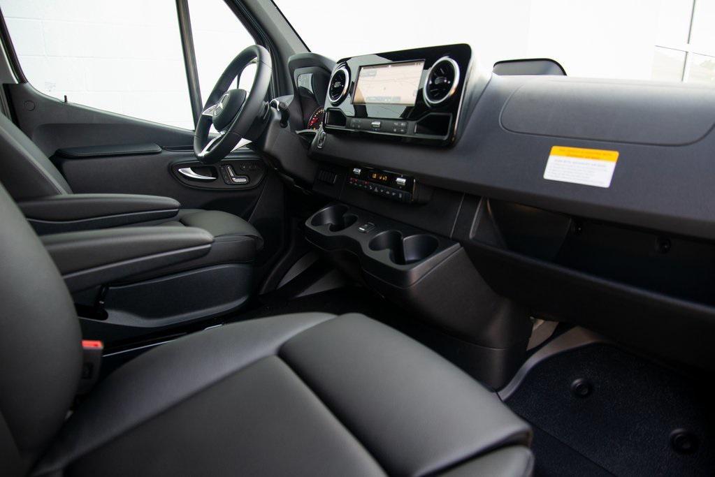 new 2025 Mercedes-Benz Sprinter 2500 car, priced at $85,078