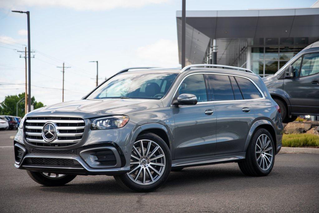 new 2025 Mercedes-Benz GLS 450 car, priced at $96,495