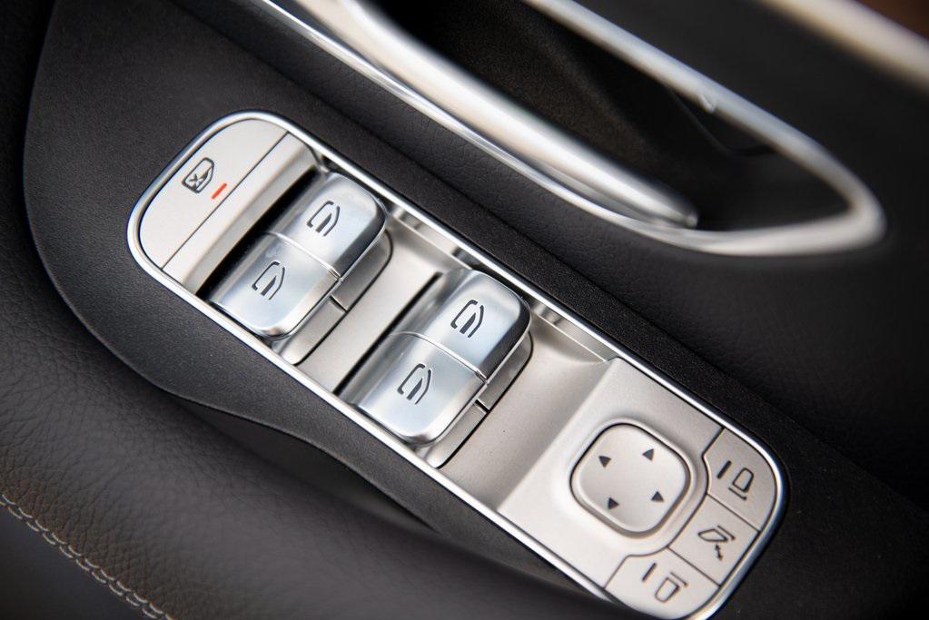 new 2025 Mercedes-Benz GLS 450 car, priced at $96,495