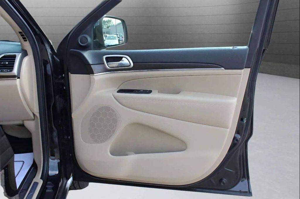 used 2017 Jeep Grand Cherokee car, priced at $12,999