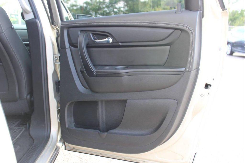 used 2015 Chevrolet Traverse car, priced at $8,999