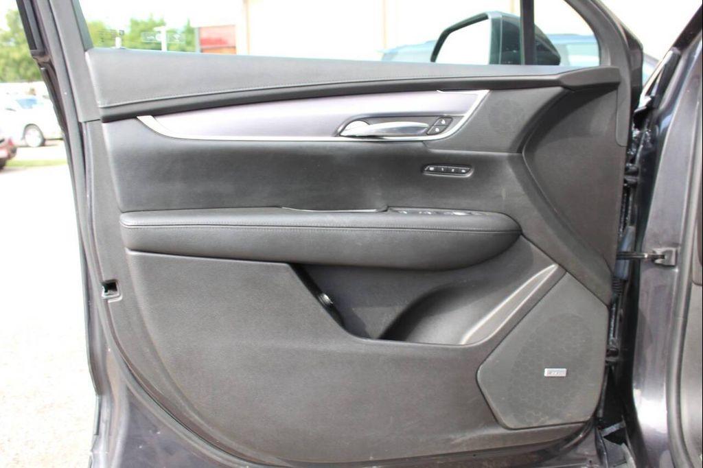 used 2017 Cadillac XT5 car, priced at $10,999