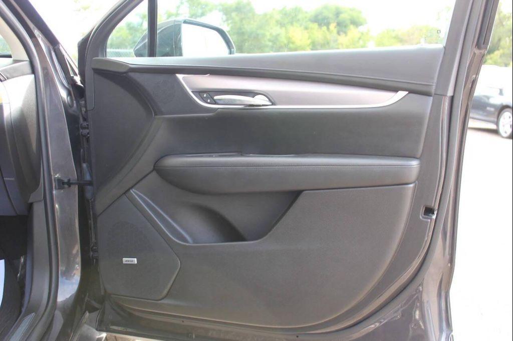 used 2017 Cadillac XT5 car, priced at $10,999