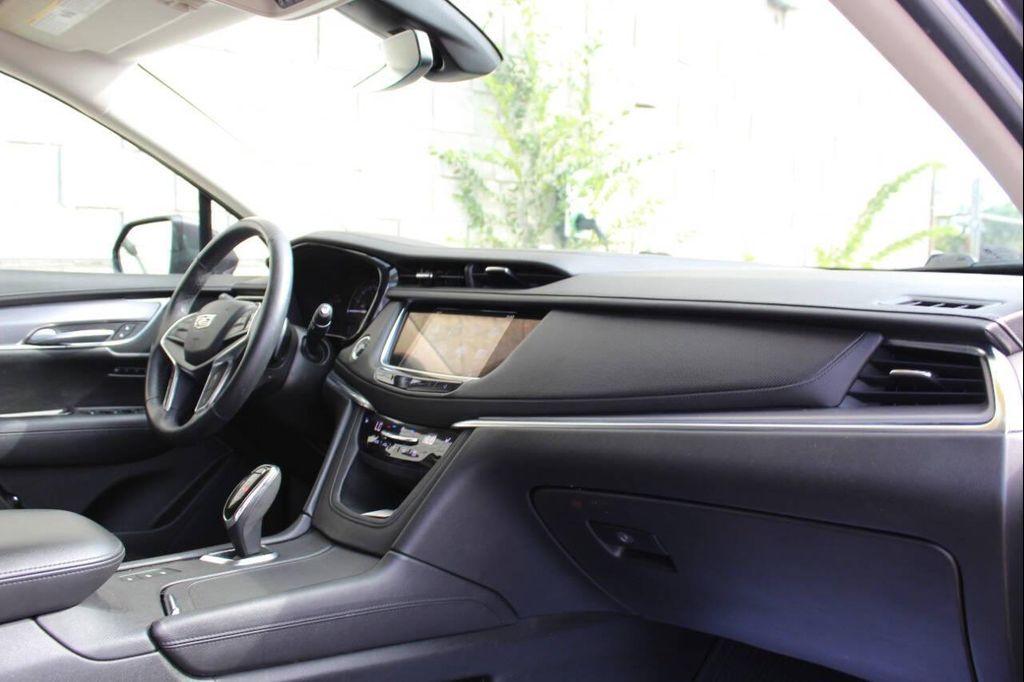 used 2017 Cadillac XT5 car, priced at $10,999