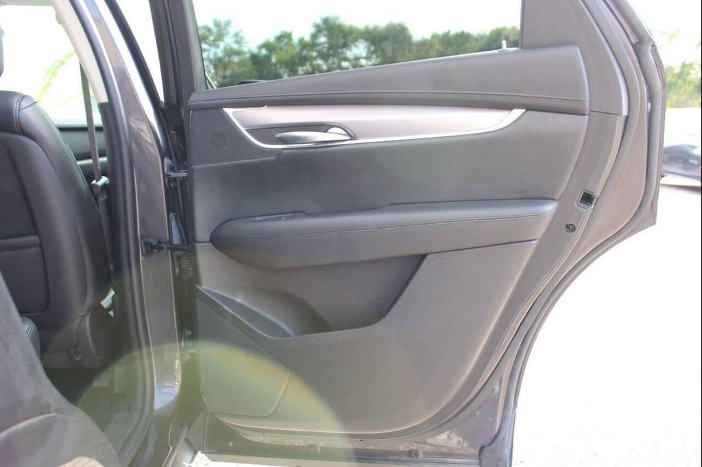 used 2017 Cadillac XT5 car, priced at $10,999
