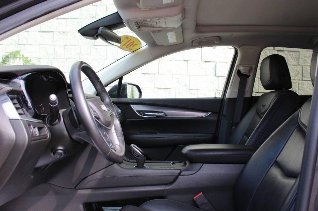 used 2017 Cadillac XT5 car, priced at $10,999