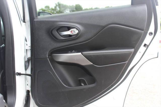 used 2022 Jeep Cherokee car, priced at $16,999
