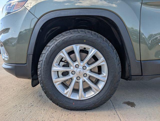 used 2021 Jeep Cherokee car, priced at $18,301