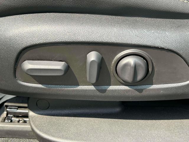used 2023 Chevrolet Traverse car, priced at $34,988