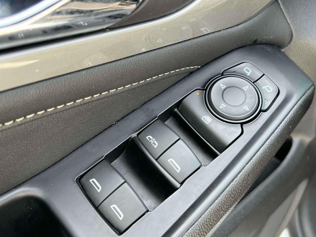 used 2023 Chevrolet Traverse car, priced at $34,988