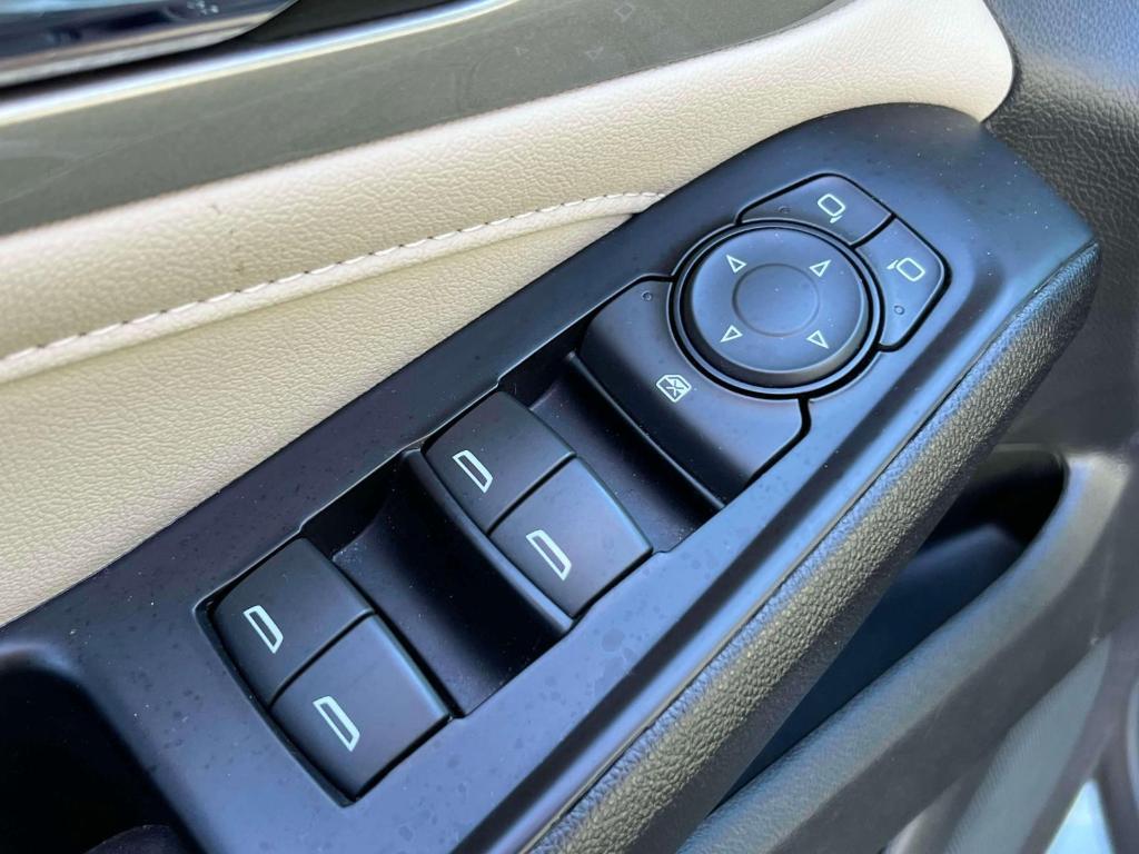 used 2023 Chevrolet Traverse car, priced at $28,327