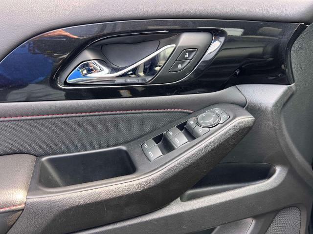 used 2022 Chevrolet Traverse car, priced at $33,821