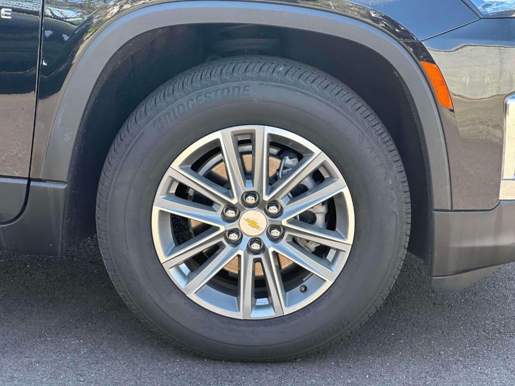 used 2022 Chevrolet Traverse car, priced at $28,269