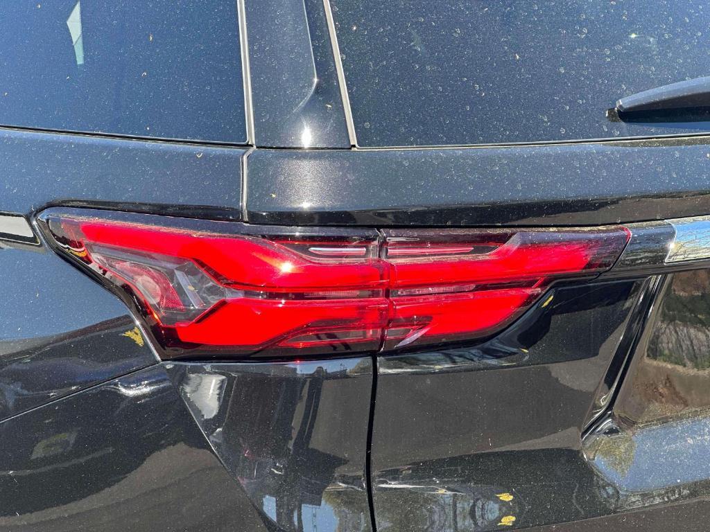 used 2022 Chevrolet Traverse car, priced at $28,269