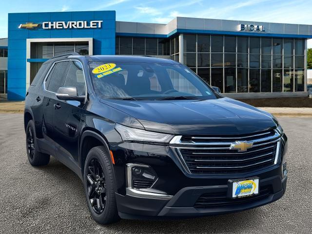 used 2023 Chevrolet Traverse car, priced at $32,399
