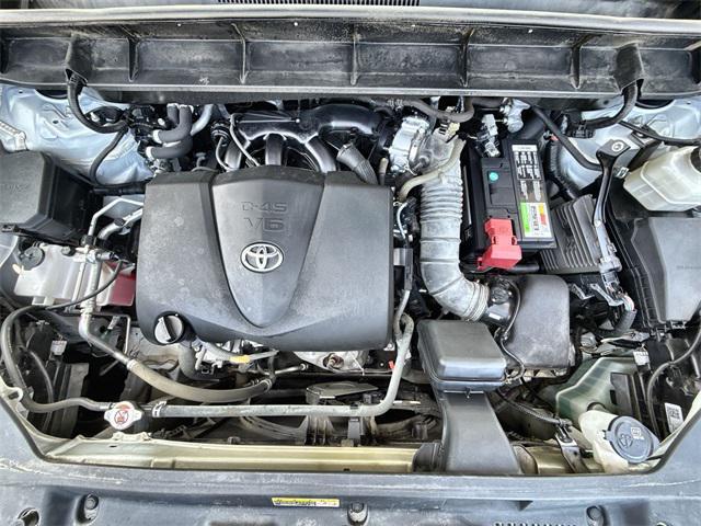 used 2022 Toyota Highlander car, priced at $31,448
