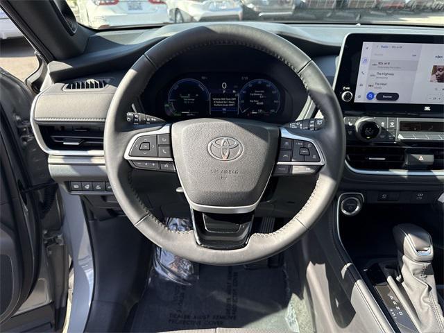 used 2025 Toyota Grand Highlander car, priced at $54,995