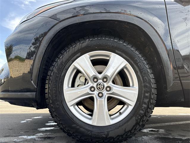 used 2023 Toyota Highlander car, priced at $35,995