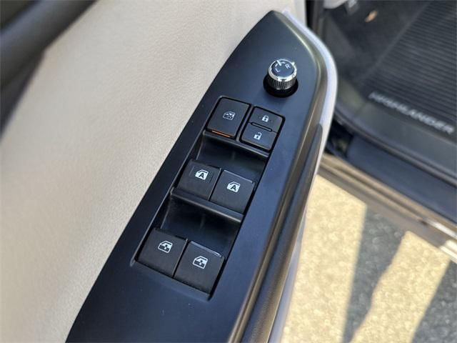 used 2018 Toyota Highlander car, priced at $21,997