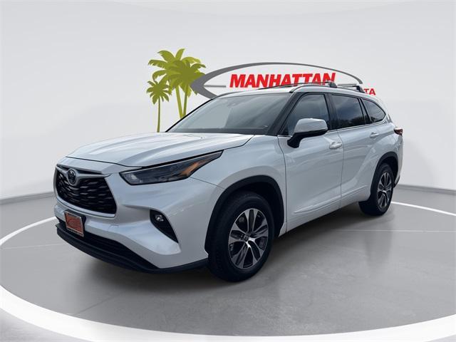 used 2022 Toyota Highlander car, priced at $37,995