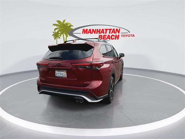 used 2021 Toyota Highlander car, priced at $36,995