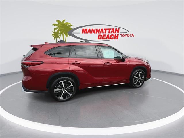 used 2021 Toyota Highlander car, priced at $36,995