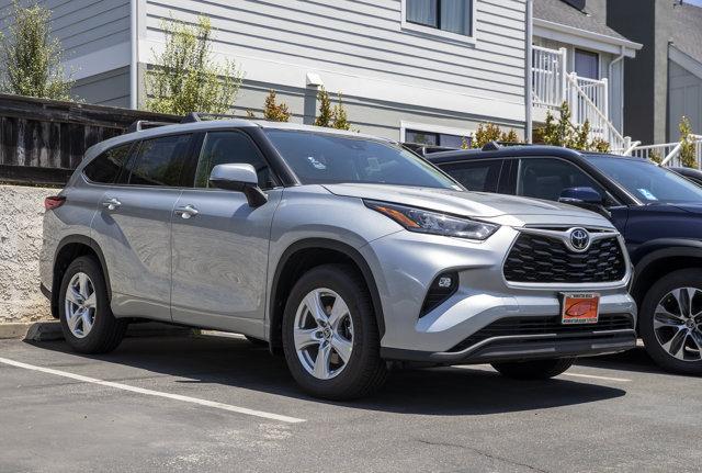 new 2025 Toyota Highlander car, priced at $42,368