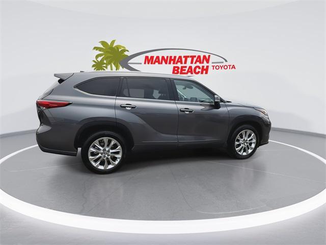 used 2021 Toyota Highlander car, priced at $32,595