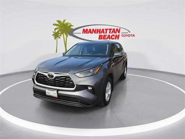 used 2024 Toyota Highlander car, priced at $40,987