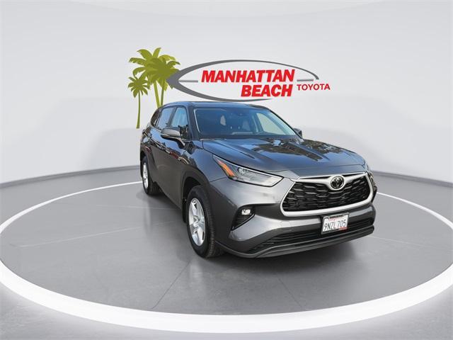 used 2024 Toyota Highlander car, priced at $40,987