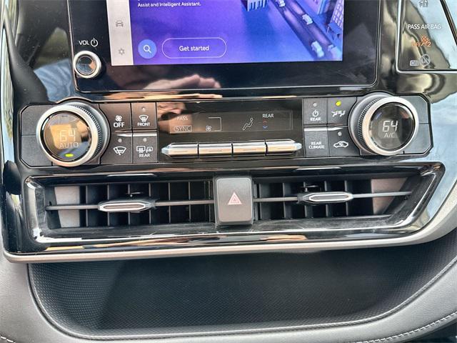 used 2024 Toyota Highlander car, priced at $40,987