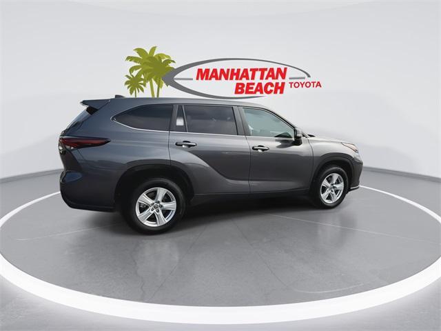 used 2024 Toyota Highlander car, priced at $40,987