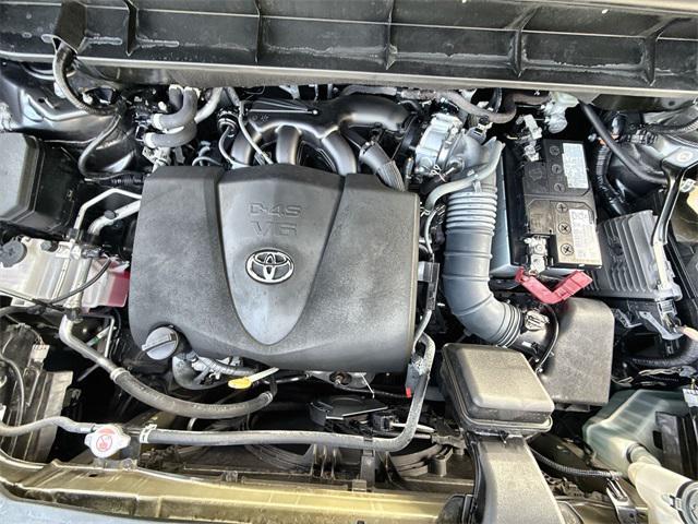 used 2022 Toyota Highlander car, priced at $36,932