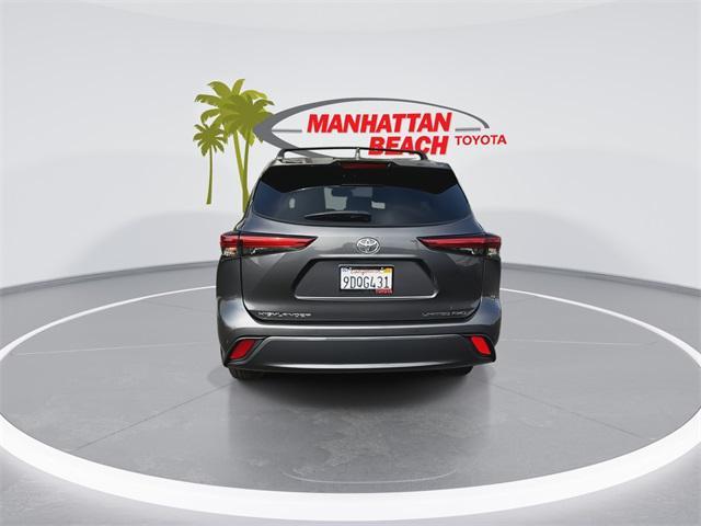 used 2022 Toyota Highlander car, priced at $36,932