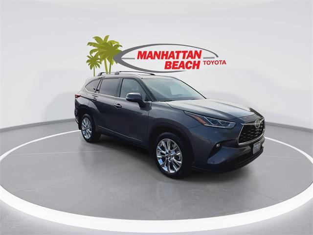 used 2022 Toyota Highlander car, priced at $36,932