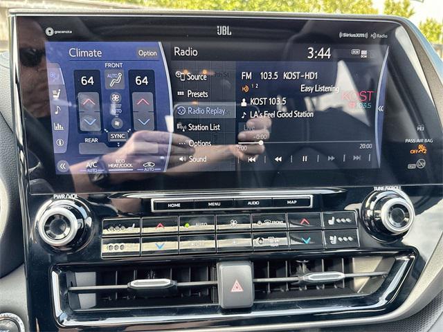 used 2022 Toyota Highlander car, priced at $36,932