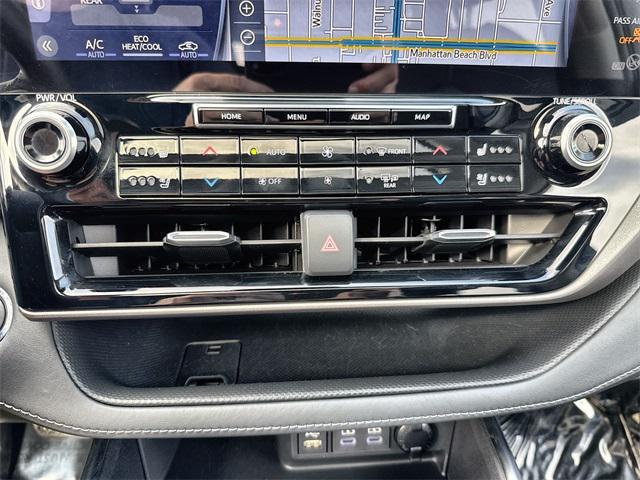 used 2022 Toyota Highlander car, priced at $36,932