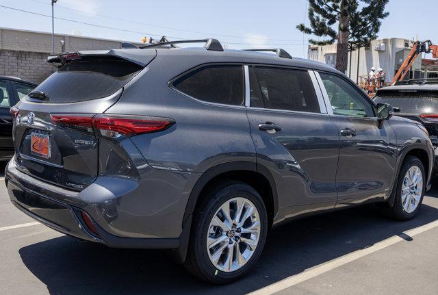 new 2025 Toyota Highlander Hybrid car, priced at $54,358