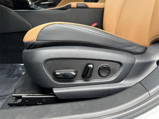 used 2023 Lexus ES 350 car, priced at $35,995
