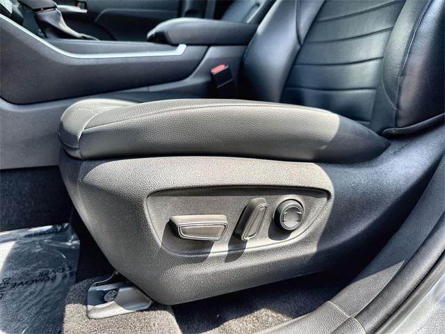 used 2023 Toyota Highlander car, priced at $38,749