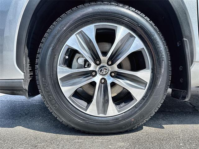 used 2023 Toyota Highlander car, priced at $38,749
