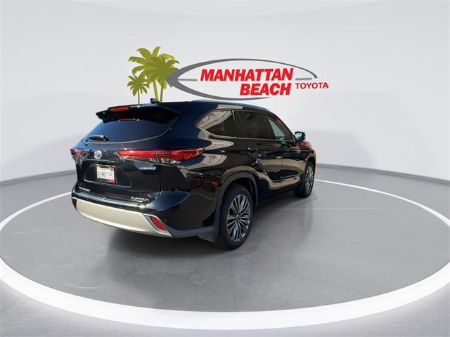 used 2021 Toyota Highlander Hybrid car, priced at $32,868