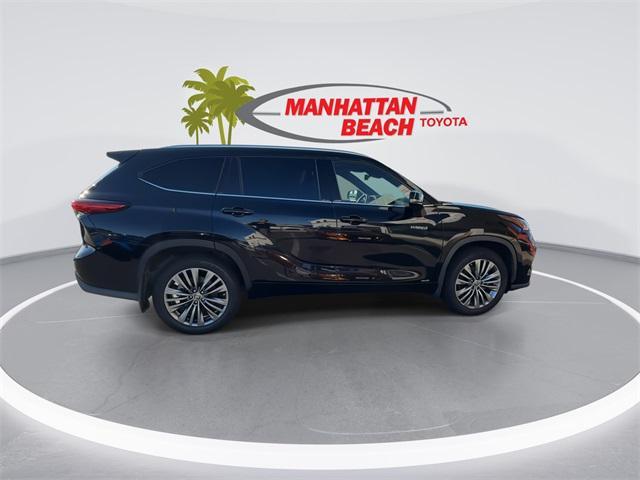 used 2021 Toyota Highlander Hybrid car, priced at $32,868
