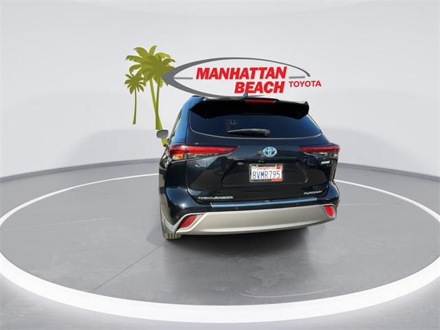 used 2021 Toyota Highlander Hybrid car, priced at $32,868