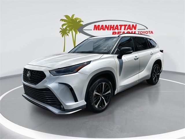 used 2021 Toyota Highlander car, priced at $34,487