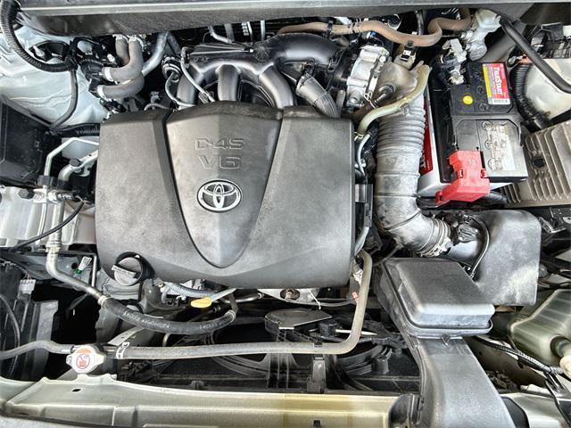 used 2021 Toyota Highlander car, priced at $34,487