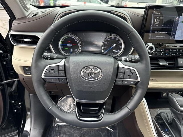 used 2022 Toyota Highlander Hybrid car, priced at $46,995