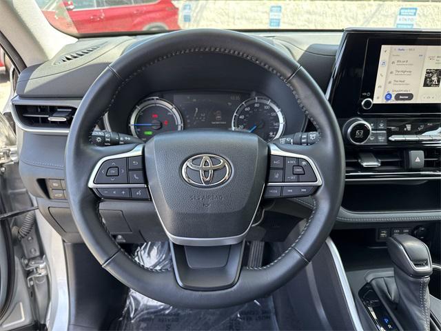 used 2023 Toyota Highlander Hybrid car, priced at $41,995